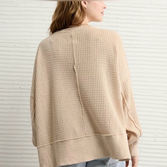 American Eagle Big Hug Crew Neck Waffle Sweatshirt Cream Knit Sweater - Picture 2 of 7